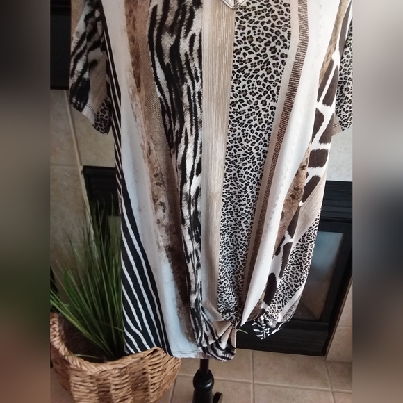 Est.1946 Ladies Animal Print Tunic Top - Picture 2 of 6